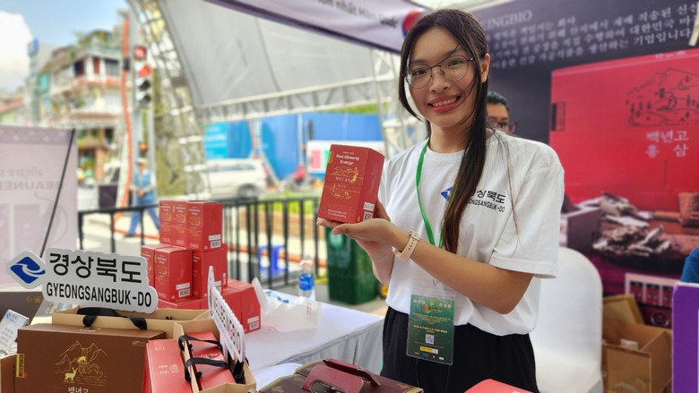 Ấn tượng tỏi, sâm Hàn Quốc tại lễ hội "Sâm và hương liệu, dược liệu quốc tế"- Ảnh 2. Ấn tượng tỏi, sâm Hàn Quốc tại lễ hội "Sâm và hương liệu, dược liệu quốc tế"- Ảnh 2.