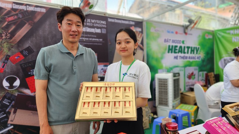 Ấn tượng tỏi, sâm Hàn Quốc tại lễ hội "Sâm và hương liệu, dược liệu quốc tế"- Ảnh 7. Ấn tượng tỏi, sâm Hàn Quốc tại lễ hội "Sâm và hương liệu, dược liệu quốc tế"- Ảnh 7.