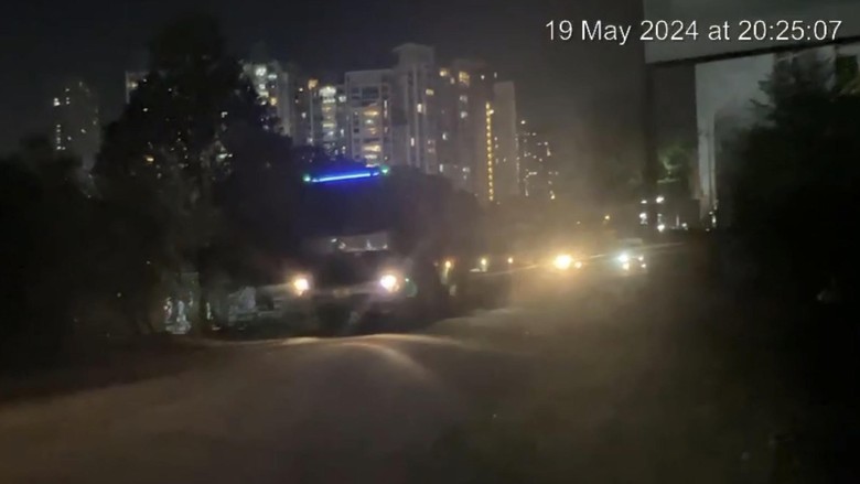 Xe "th&ocirc;ng" biển cấm chở đất thải về b&atilde;i kh&ocirc;ng ph&eacute;p lớn nhất TP Thủ Đức phục vụ Unicons- Ảnh 3.