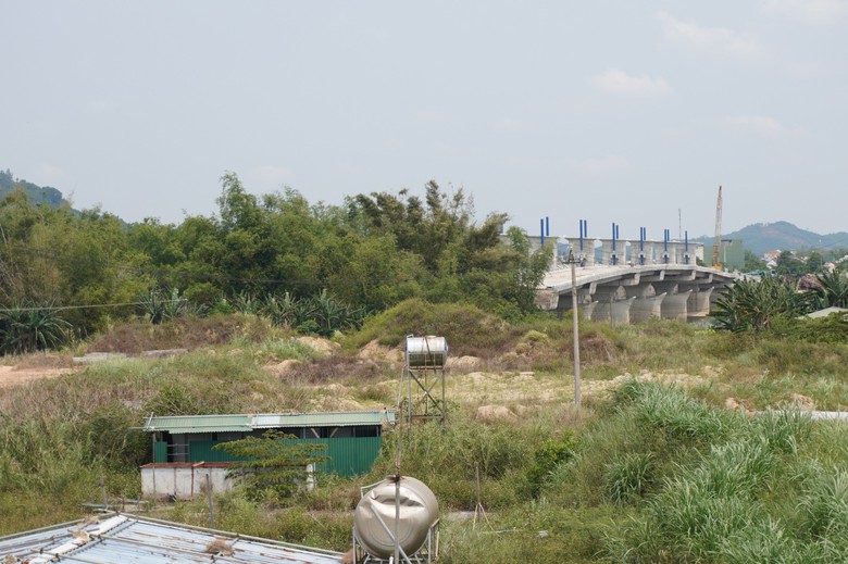 Cận cảnh đập dâng 1.500 tỷ chưa biết ngày hoàn thành- Ảnh 11. Cận cảnh đập dâng 1.500 tỷ chưa biết ngày hoàn thành- Ảnh 11.