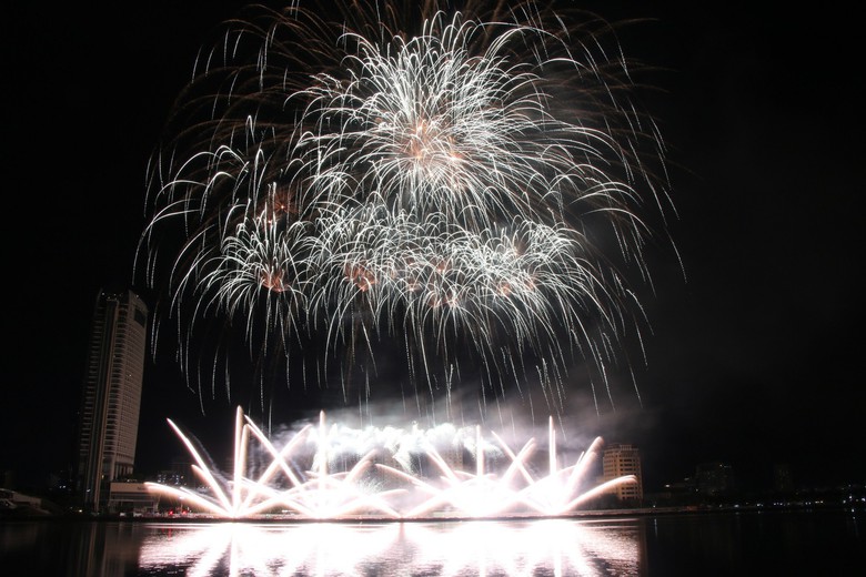 Ph&aacute;o hoa Đ&agrave; Nẵng 2024: Chủ nh&agrave; so t&agrave;i với đương kim v&ocirc; địch- Ảnh 9.