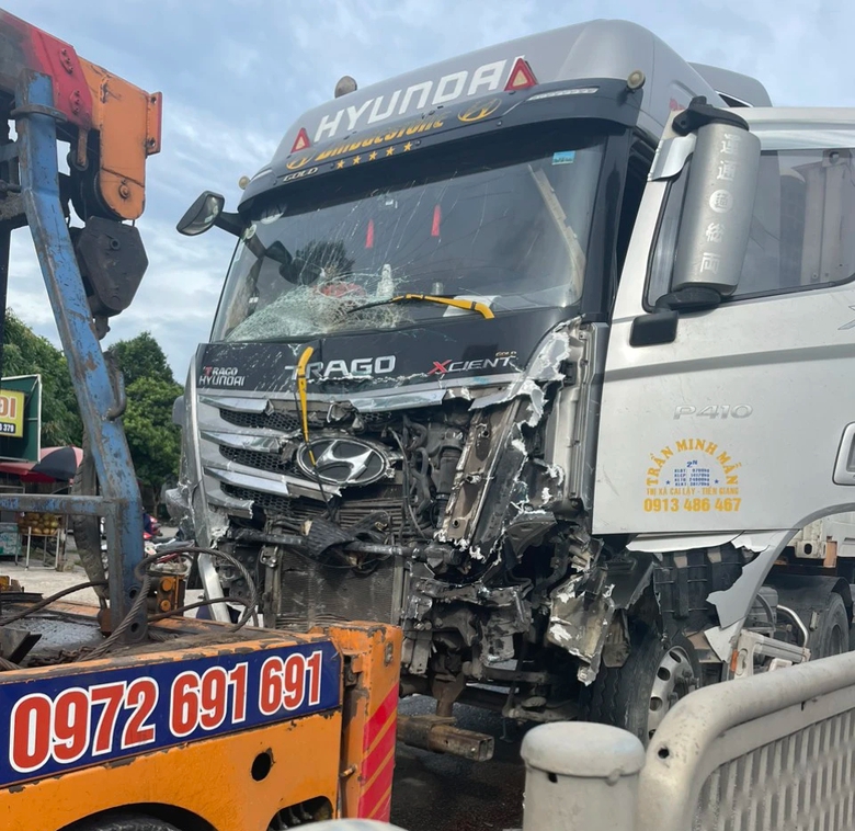 Hiện trường vụ tai nạn khiến 3 người tử vong tại H&agrave; Tĩnh- Ảnh 6.