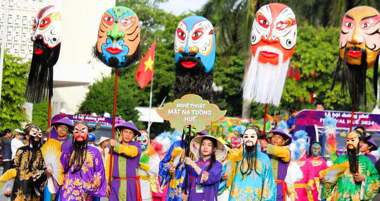 Lễ hội đường phố &ldquo;Sắc m&agrave;u văn h&oacute;a&rdquo; khuấy động Cố đ&ocirc; Huế- Ảnh 7.