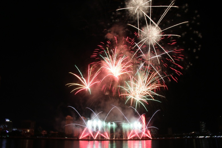 Pháo hoa Đà Nẵng 2024: Chủ nhà so tài với đương kim vô địch- Ảnh 1. Pháo hoa Đà Nẵng 2024: Chủ nhà so tài với đương kim vô địch- Ảnh 1.