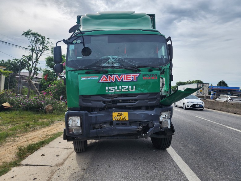 Hiện trường vụ tai nạn khiến 3 người tử vong tại H&agrave; Tĩnh- Ảnh 5.