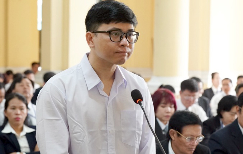 Quyền tổng giám đốc trẻ tuổi giúp bà Trương Mỹ Lan chuyển hàng tỷ USD ra nước ngoài - Ảnh 2. Quyền tổng giám đốc trẻ tuổi giúp bà Trương Mỹ Lan chuyển hàng tỷ USD ra nước ngoài - Ảnh 2.