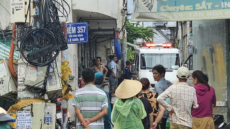 TP.HCM: Người phụ nữ tử vong nghi ph&oacute;ng hỏa tự thi&ecirc;u trong ph&ograve;ng trọ- Ảnh 1.