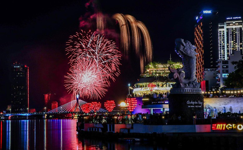 M&atilde;n nh&atilde;n m&agrave;n so t&agrave;i đỉnh cao đ&ecirc;m khai mạc Lễ hội Ph&aacute;o hoa quốc tế Đ&agrave; Nẵng - DIFF 2024- Ảnh 11.