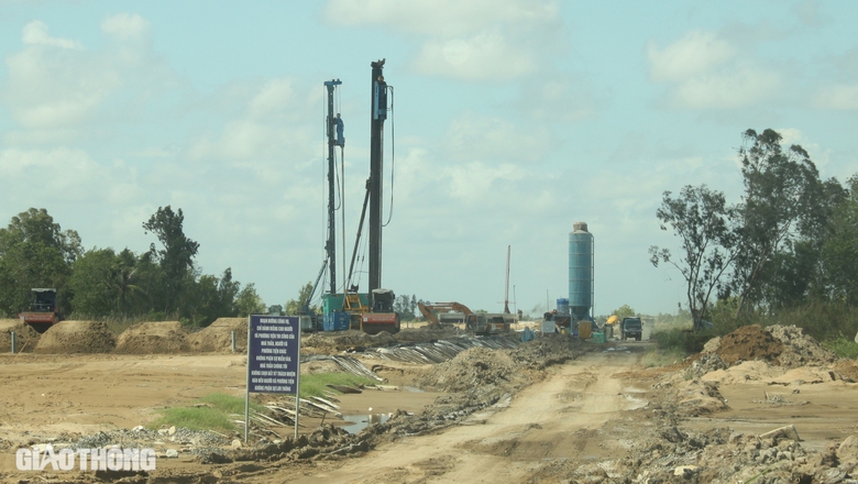 Ph&oacute; thủ tướng L&ecirc; Minh Kh&aacute;i: Ưu ti&ecirc;n ph&aacute;t triển hệ thống giao th&ocirc;ng v&ugrave;ng ĐBSCL- Ảnh 4.