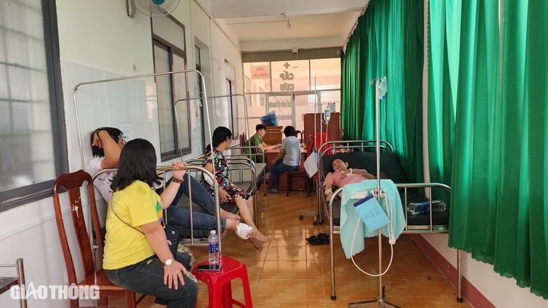 Hiện trường xe kh&aacute;ch chở gần 50 người lao xuống vực ở Đắk N&ocirc;ng- Ảnh 5.