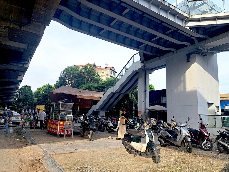 H&agrave; Nội vẫn tr&agrave;n lan b&atilde;i xe kh&ocirc;ng ph&eacute;p- Ảnh 1.