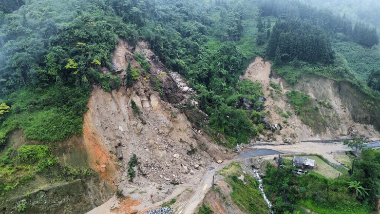 Tỉnh lộ 177 sạt lở nghi&ecirc;m trọng, tiềm ẩn nguy cơ mất ATGT ở H&agrave; Giang- Ảnh 11.