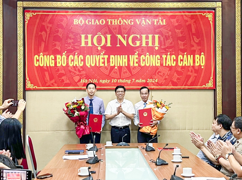 Bộ GTVT bổ nhiệm Cục phó Đăng kiểm, Thư ký Bộ trưởng- Ảnh 1. Bộ GTVT bổ nhiệm Cục phó Đăng kiểm, Thư ký Bộ trưởng- Ảnh 1.