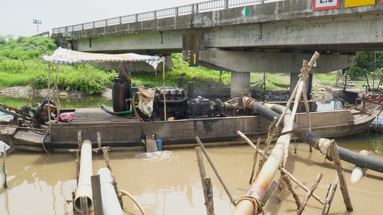 S&agrave; lan chở c&aacute;t biển đầu ti&ecirc;n về c&ocirc;ng trường cao tốc ở C&agrave; Mau- Ảnh 6.
