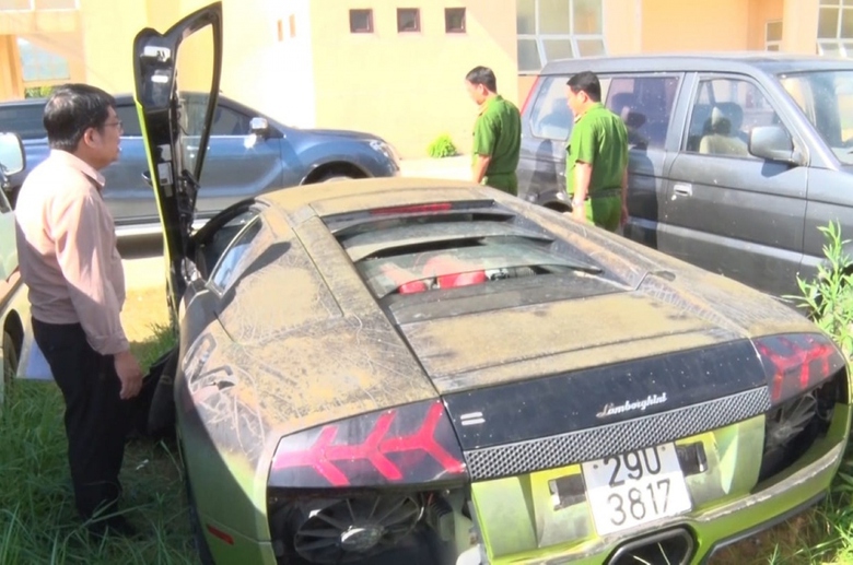Xe sang h&agrave;ng tỷ đồng ở Quảng B&igrave;nh v&igrave; sao bị ti&ecirc;u hủy?- Ảnh 1.