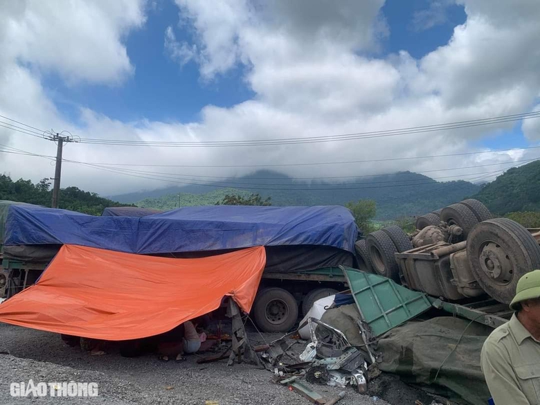 Tai nạn li&ecirc;n ho&agrave;n tr&ecirc;n quốc lộ 12A, t&agrave;i xế xe tải tử vong- Ảnh 1.