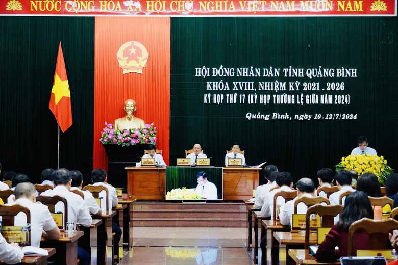 Quảng Bình: Giám đốc công an tỉnh nêu giải pháp xử lý học sinh vi phạm luật giao thông- Ảnh 1. Quảng Bình: Giám đốc công an tỉnh nêu giải pháp xử lý học sinh vi phạm luật giao thông- Ảnh 1.