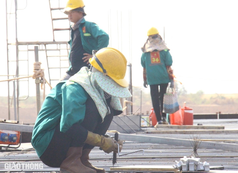 Ngắm th&aacute;p kh&ocirc;ng lưu s&acirc;n bay Long Th&agrave;nh cao hơn 91m- Ảnh 7.