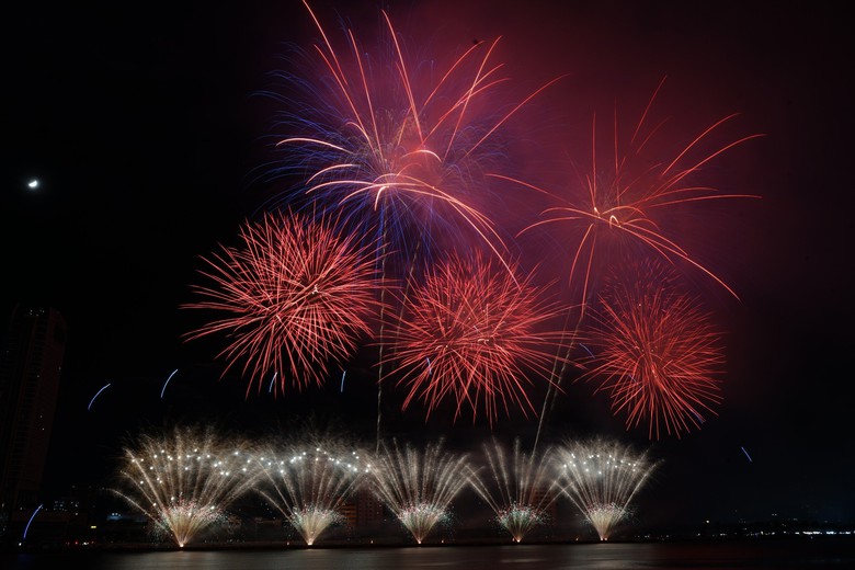 Tr&igrave;nh diễn m&atilde;n nh&atilde;n, Phần Lan vượt Trung Quốc gi&agrave;nh v&ocirc; địch lễ hội ph&aacute;o hoa Đ&agrave; Nẵng- Ảnh 6.