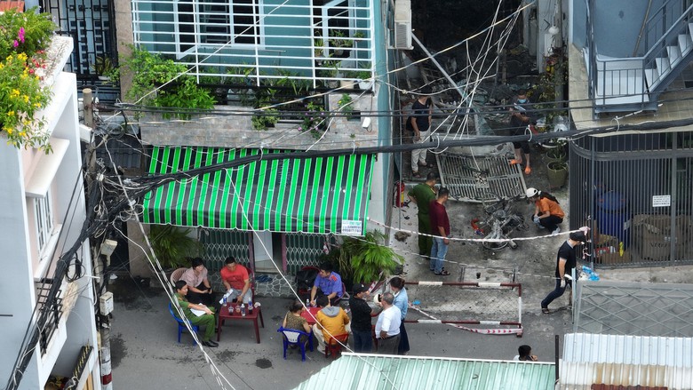 H&agrave;ng x&oacute;m &aacute;m ảnh sau vụ ch&aacute;y khiến 3 mẹ con tử vong ở G&ograve; Vấp- Ảnh 1.