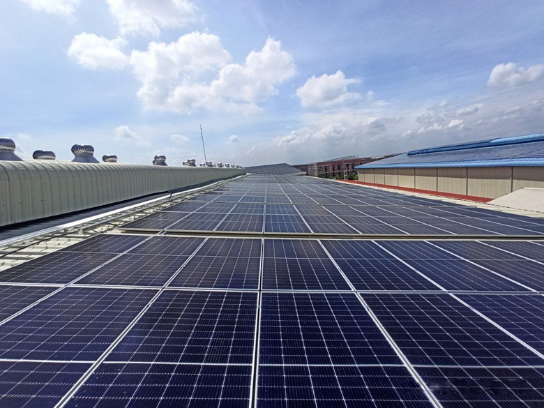 Bộ C&ocirc;ng thương &ldquo;quay xe&rdquo;, đề xuất 3 phương &aacute;n mua điện mặt trời m&aacute;i nh&agrave; tự sản tự ti&ecirc;u?- Ảnh 1.