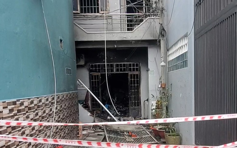 Hiện trường tan hoang sau vụ ch&aacute;y khiến 3 người tử vong ở G&ograve; Vấp