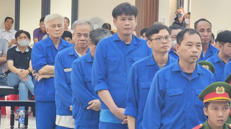 An Giang: Xét xử các cựu quan chức huyện Chợ Mới trong vụ án tham ô tài sản- Ảnh 1. An Giang: Xét xử các cựu quan chức huyện Chợ Mới trong vụ án tham ô tài sản- Ảnh 1.