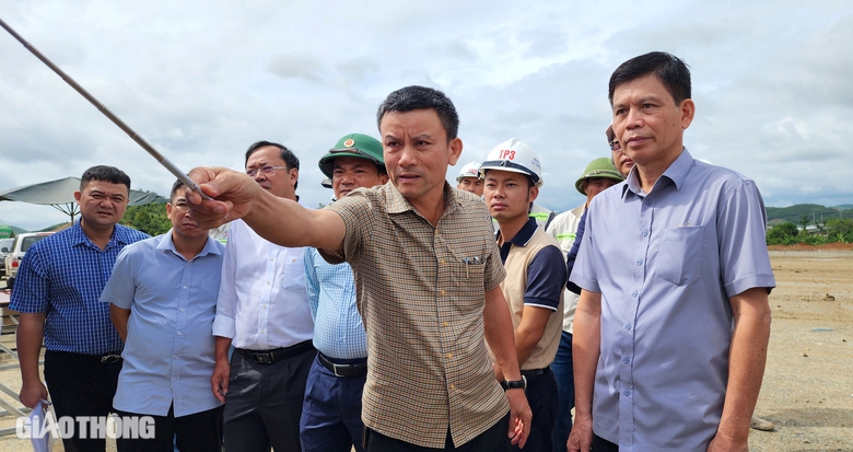 Thứ trưởng Bộ GTVT: Thi c&ocirc;ng "3 ca, 4 k&iacute;p", đẩy tiến độ cao tốc Kh&aacute;nh H&ograve;a - Bu&ocirc;n Ma Thuột- Ảnh 2.