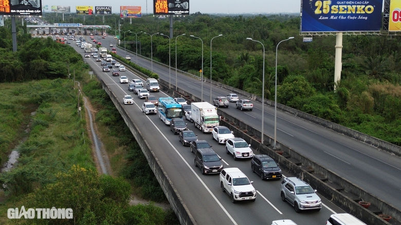 Đề xuất cấm xe đầu k&eacute;o v&agrave;o cao tốc Long Th&agrave;nh giờ cao điểm cuối tuần, lễ, Tết- Ảnh 2.