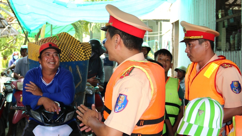 Bạc Liêu: Siết chặt giao thông thủy trong mùa mưa bão- Ảnh 1. Bạc Liêu: Siết chặt giao thông thủy trong mùa mưa bão- Ảnh 1.