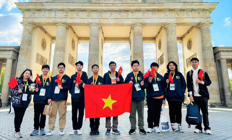 Hà Nội đề xuất thưởng học sinh đoạt huy chương vàng Olympic quốc tế 250 triệu đồng- Ảnh 1. Hà Nội đề xuất thưởng học sinh đoạt huy chương vàng Olympic quốc tế 250 triệu đồng- Ảnh 1.