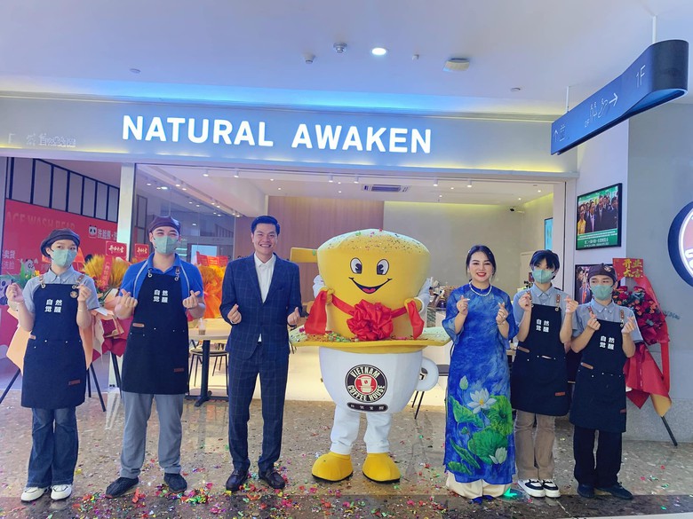 Vinapharma Group xây dựng "Việt Nam House" để "về nhà là có mẹ"- Ảnh 2. Vinapharma Group xây dựng "Việt Nam House" để "về nhà là có mẹ"- Ảnh 2.