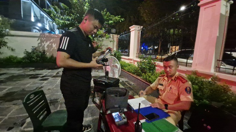 T&agrave;i xế ngỡ ng&agrave;ng v&igrave; bị flycam "bắt quả tang" vi phạm nồng độ cồn- Ảnh 2.