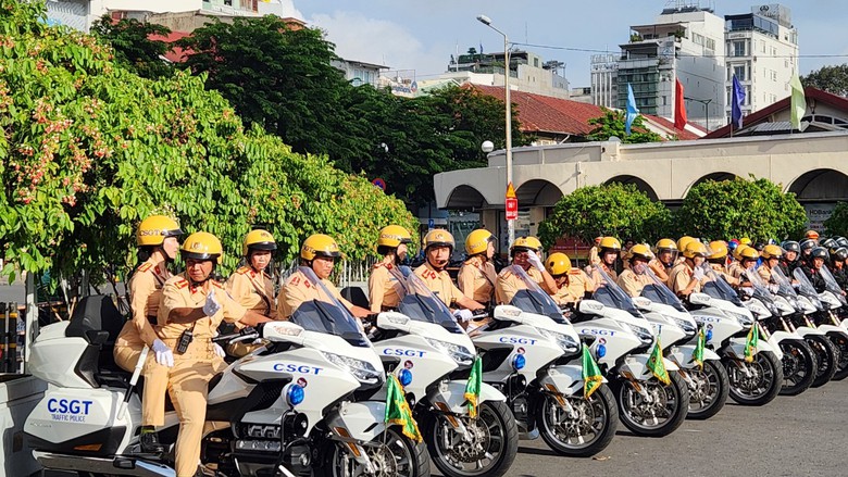 TP.HCM ra qu&acirc;n xử l&yacute; c&aacute;c loại xe tự chế, xe 3-4 b&aacute;nh kh&ocirc;ng bảo đảm ATGT- Ảnh 2.