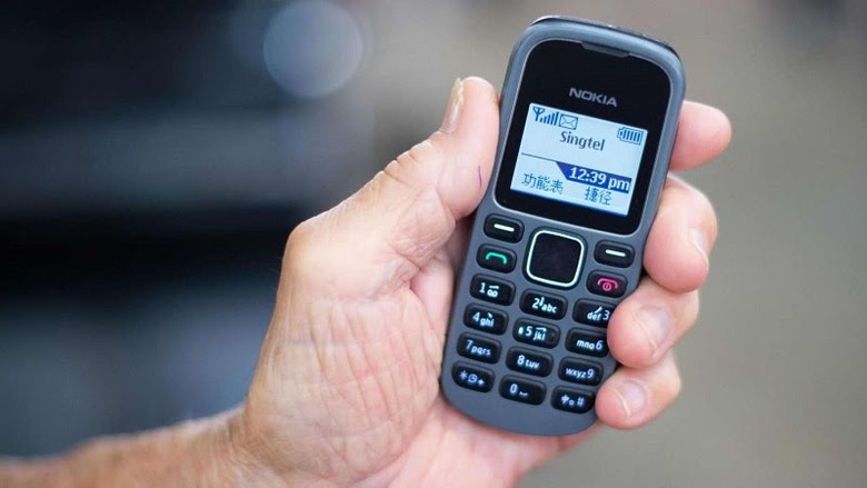 Tắt s&oacute;ng 2G, hộ ngh&egrave;o ở Đ&agrave; Nẵng được hỗ trợ mua điện thoại th&ocirc;ng minh- Ảnh 1.