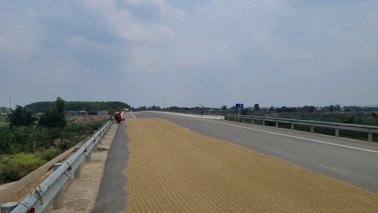 Chậm giải ph&oacute;ng mặt bằng, c&aacute;n bộ Kon Tum sẽ bị điều chuyển c&ocirc;ng t&aacute;c- Ảnh 1.