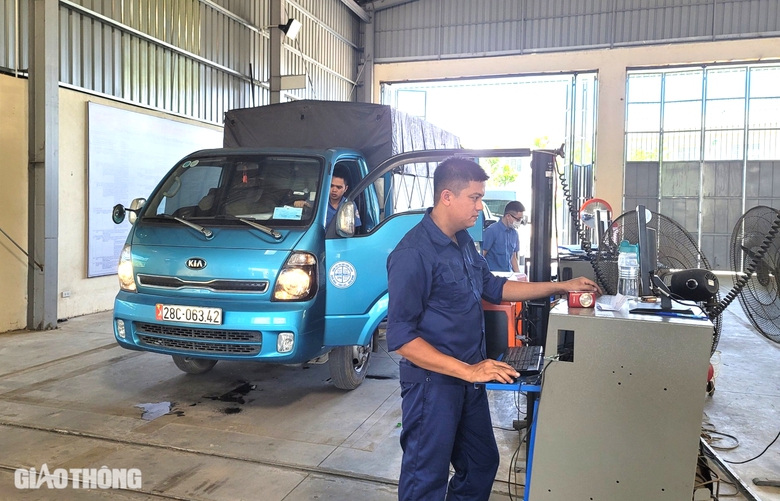 C&oacute; bắt buộc phải mua bảo hiểm tr&aacute;ch nhiệm d&acirc;n sự khi đăng kiểm xe?- Ảnh 1.