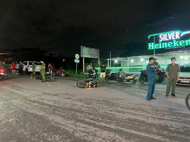 Ng&atilde; xe m&aacute;y trượt d&agrave;i dưới dốc cầu, người đ&agrave;n &ocirc;ng tử vong tại chỗ- Ảnh 2.