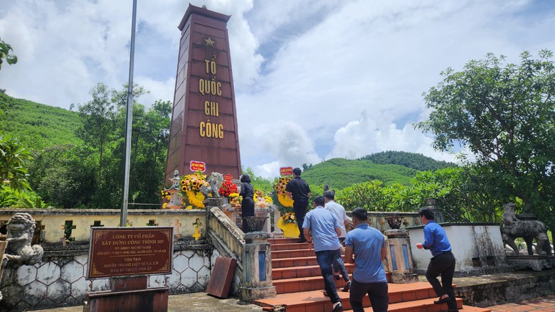 Cục Đường bộ, Báo Giao thông tri ân các Anh hùng liệt sỹ, TNXP ngành GTVT- Ảnh 2. Cục Đường bộ, Báo Giao thông tri ân các Anh hùng liệt sỹ, TNXP ngành GTVT- Ảnh 2.