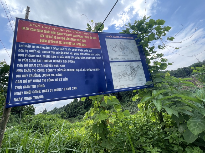 Cả x&atilde; bị c&ocirc; lập v&igrave; ph&aacute; cầu cũ m&agrave; chậm x&acirc;y cầu mới- Ảnh 2.