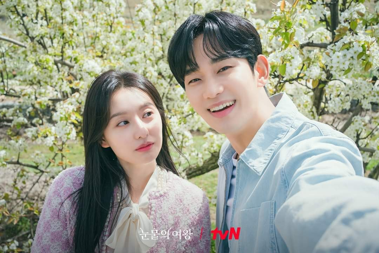 Kim Soo Hyun lỡ tay để lộ bằng chứng hẹn h&ograve; Kim Ji Won?- Ảnh 2.