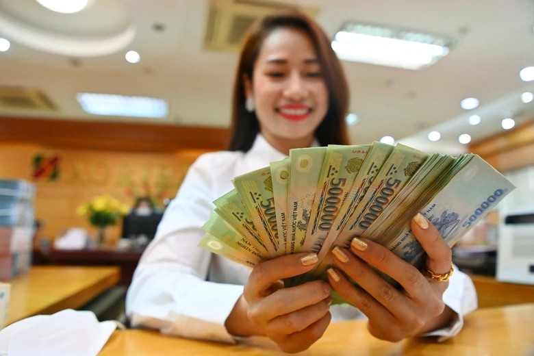 Chế độ tiền thưởng c&aacute;n bộ, c&ocirc;ng chức, vi&ecirc;n chức v&agrave; lực lượng vũ trang mới- Ảnh 1.