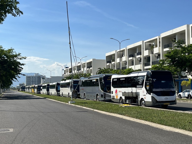 Xóa sổ bãi đỗ xe trái phép trong khu đô thị ở Nha Trang- Ảnh 3. Xóa sổ bãi đỗ xe trái phép trong khu đô thị ở Nha Trang- Ảnh 3.