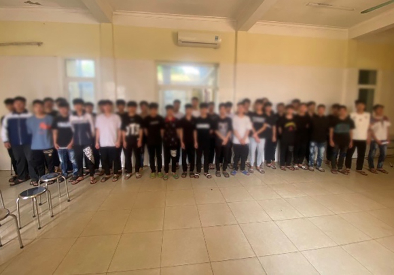 H&agrave; Nội: Rủ nhau hỗn chiến, 42 thanh, thiếu ni&ecirc;n c&ugrave;ng bị khởi tố- Ảnh 1.