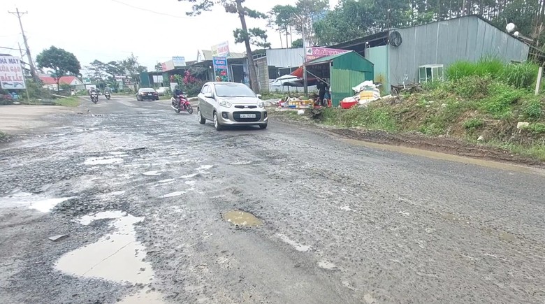 Nâng cấp quốc lộ 27 nối Đắk Lắk, Lâm Đồng và Ninh Thuận- Ảnh 1. Nâng cấp quốc lộ 27 nối Đắk Lắk, Lâm Đồng và Ninh Thuận- Ảnh 1.