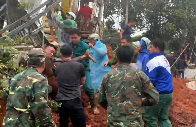 Lâm Đồng: Cưỡng chế nếu hộ dân không chấp hành sơ tán khỏi nơi nguy cơ sạt lở- Ảnh 2. Lâm Đồng: Cưỡng chế nếu hộ dân không chấp hành sơ tán khỏi nơi nguy cơ sạt lở- Ảnh 2.