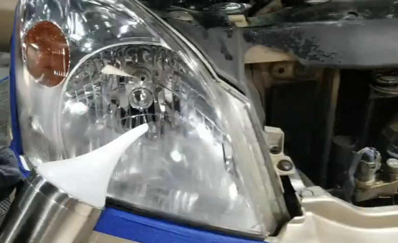 Ô tô vỡ đèn lùi có được đăng kiểm?- Ảnh 2. Ô tô vỡ đèn lùi có được đăng kiểm?- Ảnh 2.