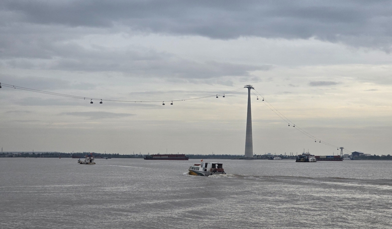 B&atilde;o số 2 dự kiến đổ bộ tối nay: Quảng Ninh, Hải Ph&ograve;ng cấm biển; dừng ph&agrave;, c&aacute;p treo- Ảnh 1.