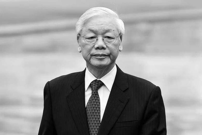 CSGT ph&acirc;n luồng giao th&ocirc;ng phục vụ Quốc tang Tổng B&iacute; thư Nguyễn Ph&uacute; Trọng- Ảnh 1.