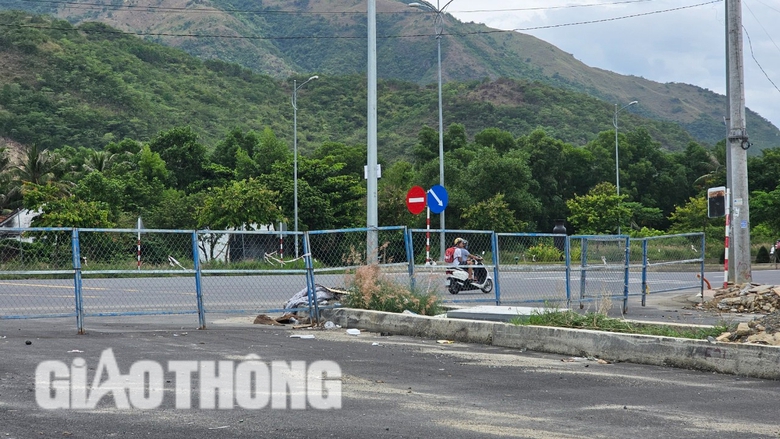 Kh&aacute;nh H&ograve;a: Hơn 700m đường, thi c&ocirc;ng gần 4 năm vẫn ngổn ngang- Ảnh 8.